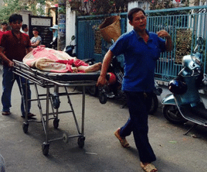 Một phụ nữ chết bất thường ở nhà tắm