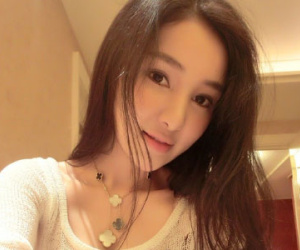 Ca sĩ 9x vừa làm bồ vừa làm con quan tham