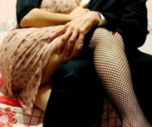 Chân dài sẵn sàng "tới bến" chỉ cần ông trùm giang hồ nhấc máy?