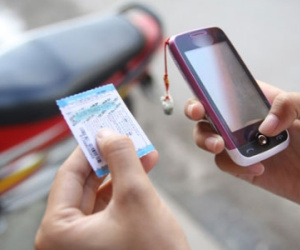 Dùng móng tay để cào thẻ điện thoại có gây ung thư?