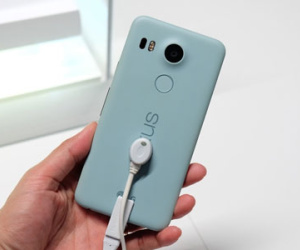 Ảnh thực tế Nexus 5X có cảm biến vân tay, cổng USB-C