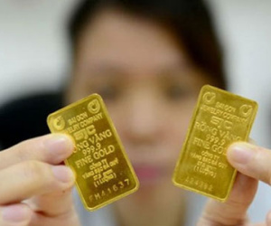 Hà Nội: Vàng miếng SJC bị đồng loạt từ chối mua lại, thu phí cao ngất