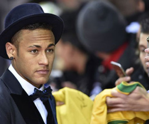 Neymar lại phải hầu tòa