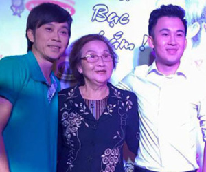 Mẹ đi xem show ủng hộ anh em Hoài Linh, Dương Triệu Vũ