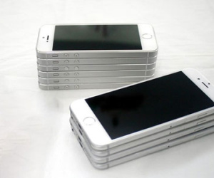 Nhiều rủi ro khi mua iPhone chơi Tết
