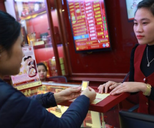 Vàng SJC 1 chữ bị chê, người ôm vàng xót ruột