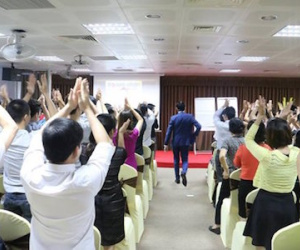 Đa cấp biến tướng thành “thánh bất động sản”