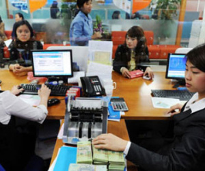 Lãi suất tăng: Sốt ruột dòng tiền nóng cuối năm