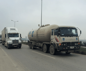 Xe bồn cán chết bé trai 8 tuổi và hai phụ nữ