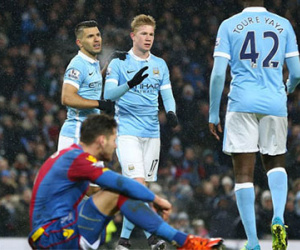 Man City đại thắng, leo lên trên Arsenal