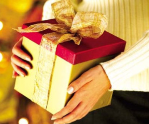 8 năm, ngành tài chính nộp lại 322 triệu đồng quà biếu