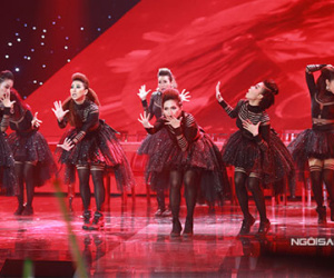 Clip The Remix: Team Hoàng Thuỳ Linh biểu diễn "Buổi tiệc âm nhạc"
