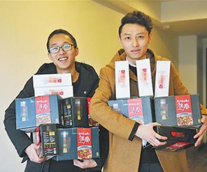 Công ty Trung Quốc thưởng Tết bằng mỳ ăn liền
