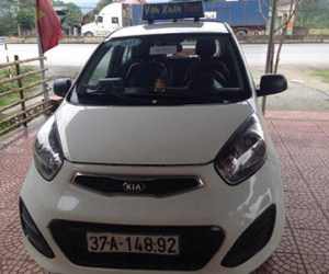 Dùng dao nhọn 25 cm đâm thủng tim tài xế taxi