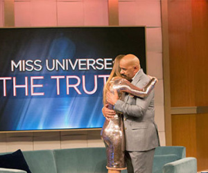 MC Miss Universe gặp lại Miss Colombia, nghẹn ngào xin lỗi