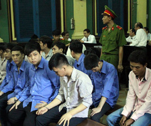 "Đại bàng" trại giam và ngón đòn dã man giết bạn tù