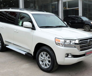Toyota Land Cruiser 2016 đầu tiên về Việt Nam