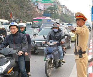 Giao thông Hà Nội thông suốt trong ngày đầu diễn ra Đại hội Đảng XII