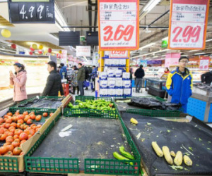 Rét kỷ lục trong hơn 3 thập kỷ, siêu thị "cháy hàng"