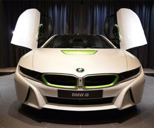 BMW i8 màu độc của dân chơi Ả-rập