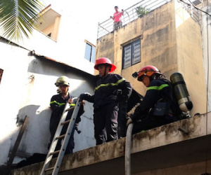 Nhà vắng chủ bốc cháy, hàng xóm hốt hoảng