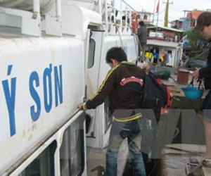 Biển động mạnh, hàng trăm du khách mắc kẹt ở Lý Sơn