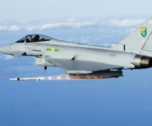 Hết Tornado Đức “mù đêm”, đến Typhoon Anh dễ “va đụng”