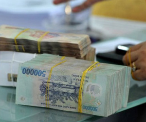 Ngân hàng cấp tập cho vay tiêu dùng sát Tết