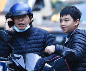 Sài Gòn trở lạnh, trẻ em co ro đến lớp