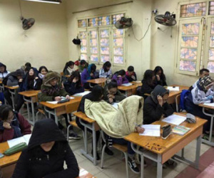 Học sinh Hà Nội trùm chăn ngay trong giờ học