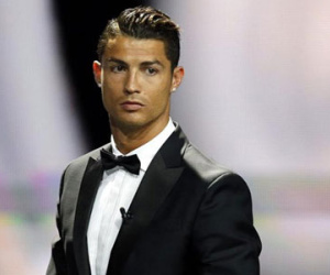 Ronaldo chi 150 triệu đôla mua khách sạn của ứng viên Tổng thống Mỹ