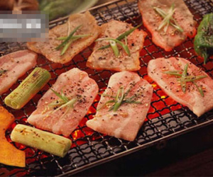 Ăn thịt ngày Tết: Nhớ 8 điều này để không rút ngắn tuổi thọ