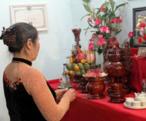 Con gái thờ cúng bố mẹ đẻ tại nhà chồng có phạm điều cấm kỵ?
