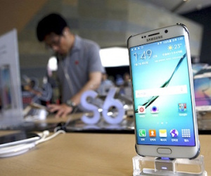 Lợi nhuận Samsung giảm gần 40%