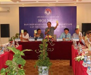 VFF phải bồi thường 2 tháng tiền lương cho HLV Miura