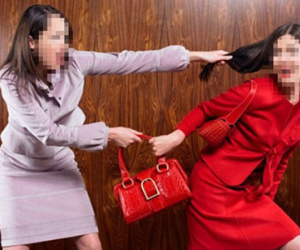 Chăm sóc khách hàng, nữ "cò đất" bị đánh ghen nhầm