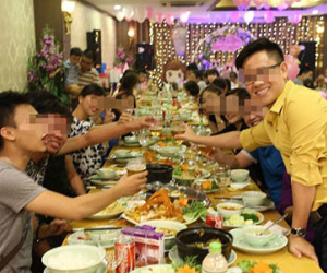 Méo mặt vì “chạy sô” tiệc tất niên