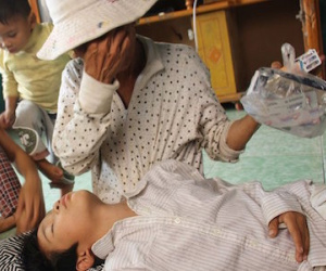 Phụ huynh xông vào trường đánh học sinh nhập viện: Tôi chỉ dọa (!?)