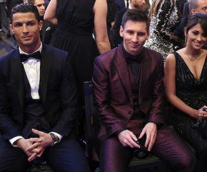 Real Madrid từng 3 lần lôi kéo Messi về Bernabeu thay Ronaldo