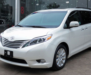 Toyota Sienna phiên bản 2016 có mặt tại Việt Nam