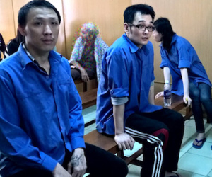 Tuyển hơn chục cô gái sang Malaysia bán dâm