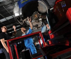Ôtô sang chết máy sau khi đổ xăng A95: Thủ phạm là...