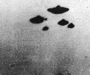 Sốc: CIA công bố hàng ngàn bức ảnh chụp UFO