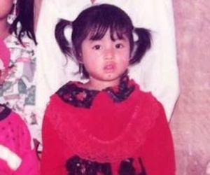Tiết lộ ảnh thơ ấu "xinh từ trong trứng" của Phạm Hương