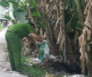 Phát hiện thi thể cô gái dưới hố nghi bị cướp giết
