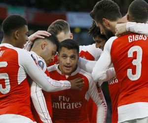 Sanchez ghi bàn, đưa Arsenal vào vòng năm FA Cup