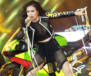 Clip The Remix: Hoàng Thùy Linh hát "London bridge"
