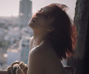 Cô gái bán tôm béo mập và sự "rùng mình" khi chụp ảnh nude
