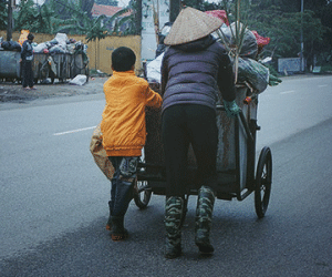 Một bức ảnh đầy xúc cảm và sự "lắm lời" của dân mạng