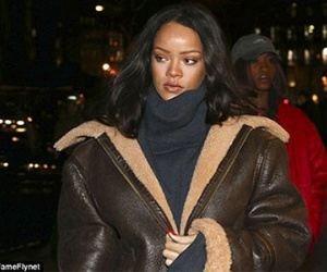 Rihanna mệt mỏi với “fan cuồng” quấy rối, dọa giết